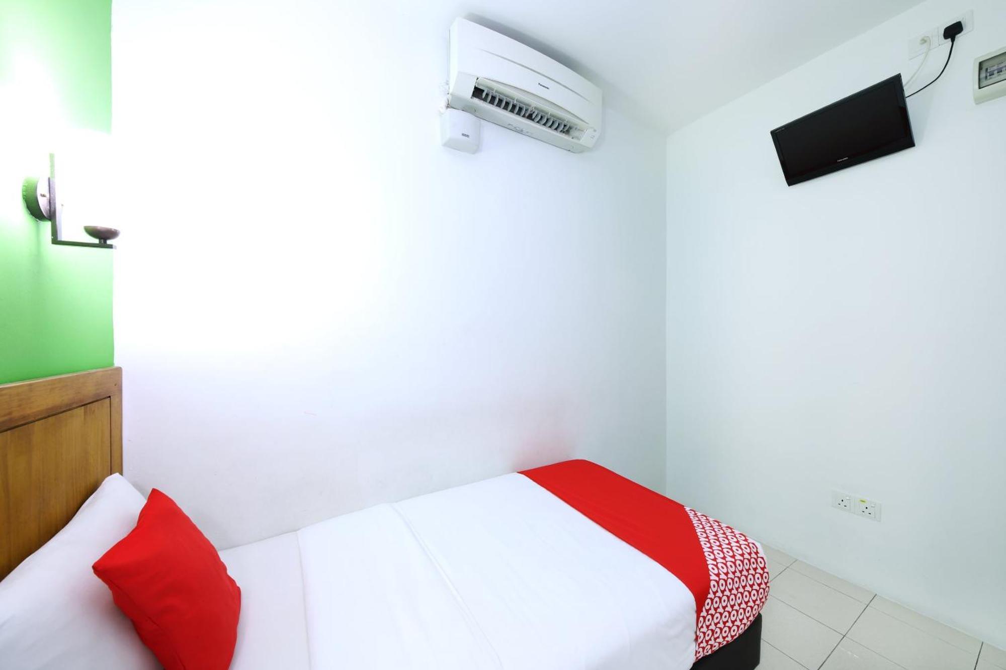Super Oyo 502 Midah Inn Puchong Buitenkant foto