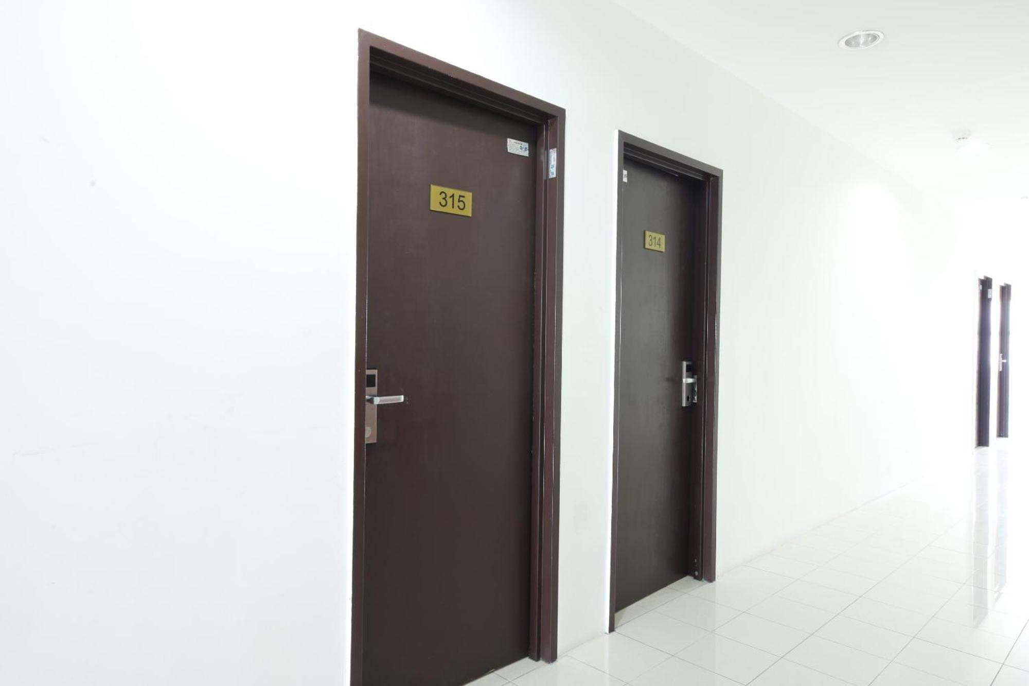 Super Oyo 502 Midah Inn Puchong Buitenkant foto