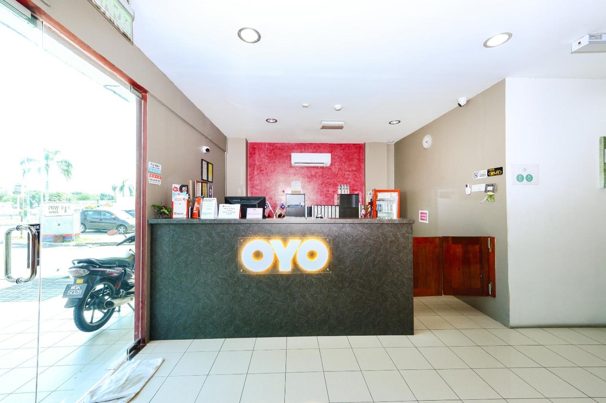 Super Oyo 502 Midah Inn Puchong Buitenkant foto
